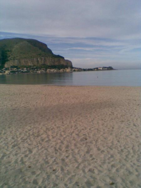 Отель Mondello sulla Spiaggia 